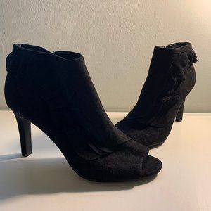 Unisa Black Opened Toed Black Heeled Booties